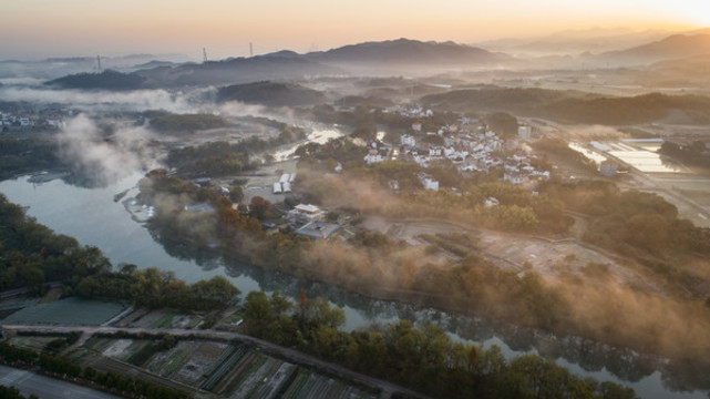 小河風(fēng)光