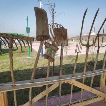 舊農(nóng)具
