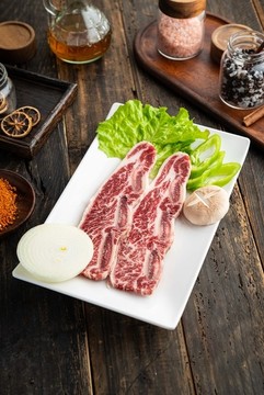 烤肉火鍋牛排牛肋條