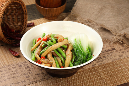 茄子豆角蓋碼飯