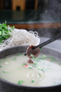 滋補(bǔ)羊肉湯