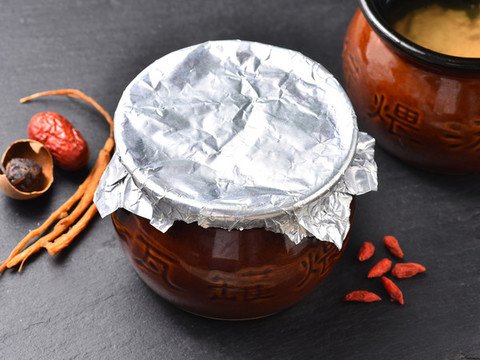 紅棗桂圓肉餅瓦罐湯