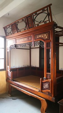 傳統(tǒng)古典中式床