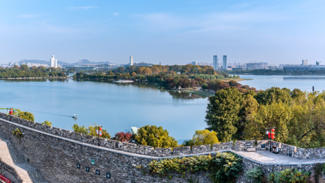 中國南京玄武湖公園和明城墻