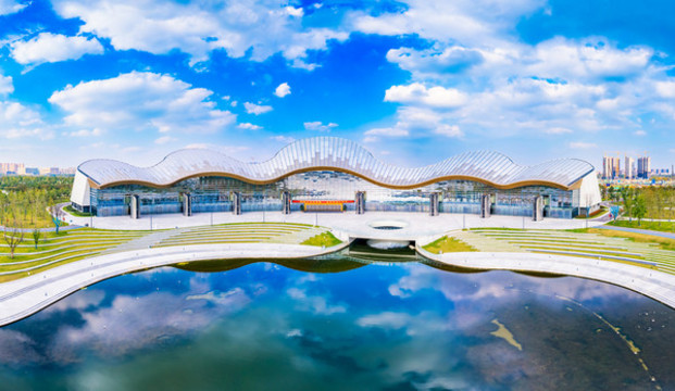 紫瑯湖公園與南通大劇院