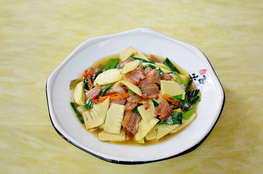 冬筍炒臘肉