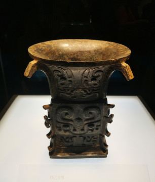 日己方尊