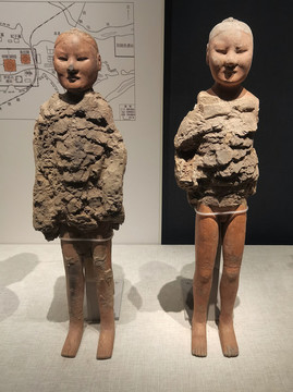 著衣式彩繪鎧甲武士俑