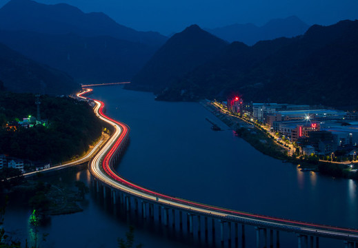 浙江麗水青田水上高速路夜景慢門