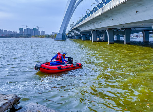中國開封汴西湖東京大橋