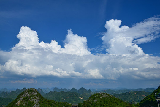 藍(lán)天白云