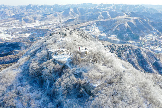 航拍濟南章丘胡山雪景