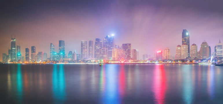 青島濱海城市建筑天際線夜景