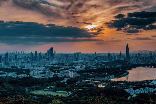 夕陽(yáng)下的南京城
