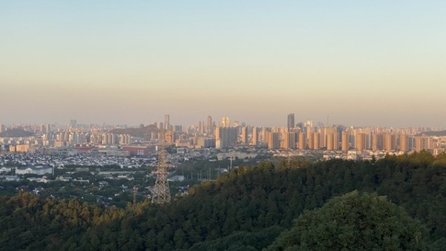 靈巖山登山