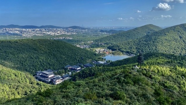 穹窿山