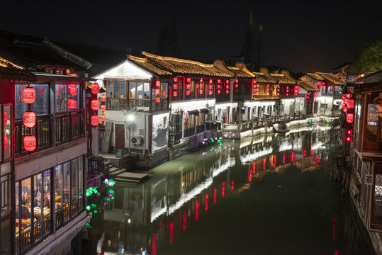 朱家角古鎮(zhèn)建筑夜景