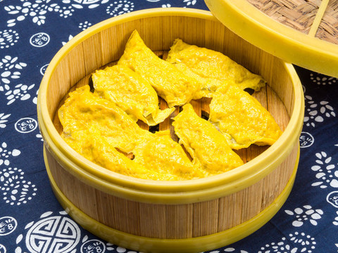 蒸籠里面的蛋餃