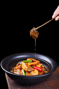臭桂魚燒臭豆腐