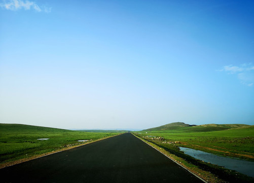 内蒙古乌兰哈达草原公路