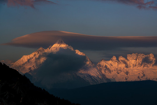梅里雪山