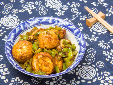 湖南衡東特色菜青椒炒煨蛋