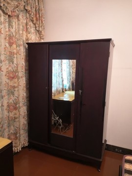 老家具三開(kāi)柜