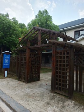 木結(jié)構(gòu)門頭