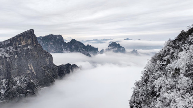 張家界天門山雪景
