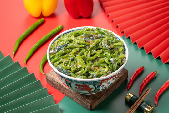 擂辣椒皮蛋擂椒拌飯