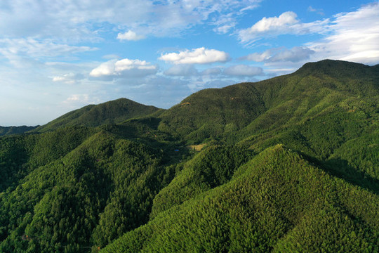 航拍江西宜春明月山