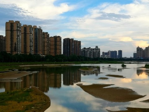 城市河流