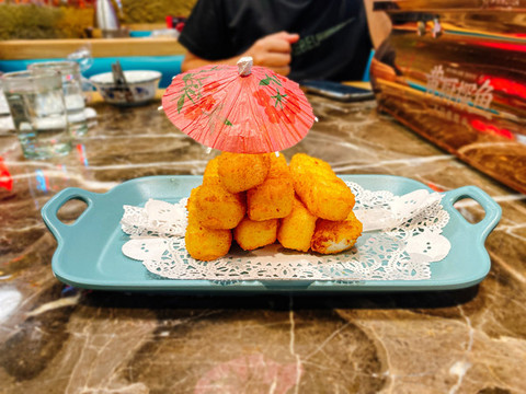 美食甜品甜點炸鮮奶