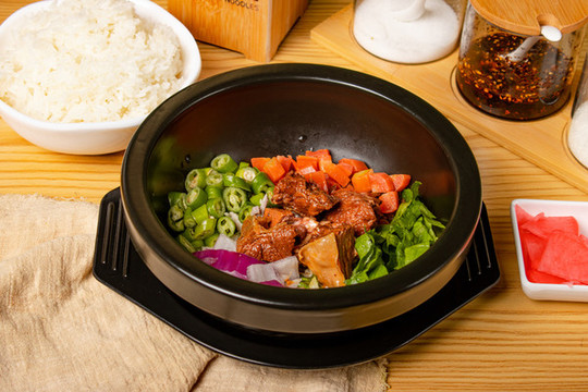 牛肉石鍋拌飯