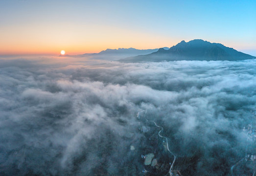 哀牢山日出