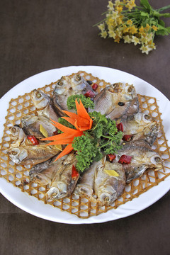 風(fēng)干小鯽魚