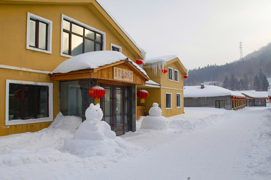 中國雪鄉(xiāng)雪房子東北旅游雪景