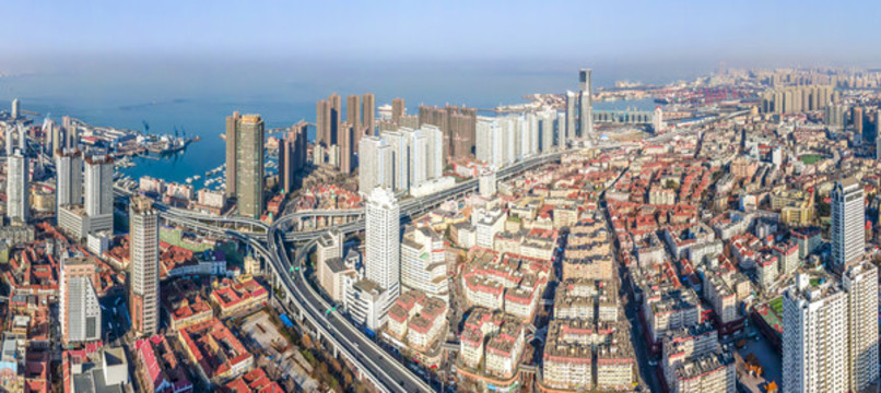 航拍青島城市海岸線建筑景觀