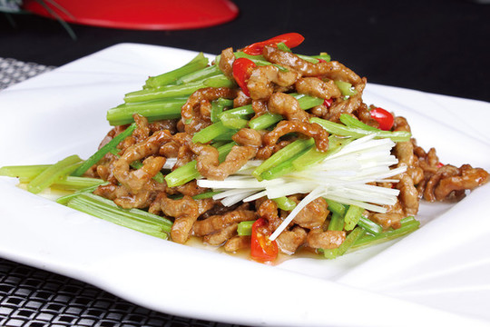 蔥爆牛肉絲