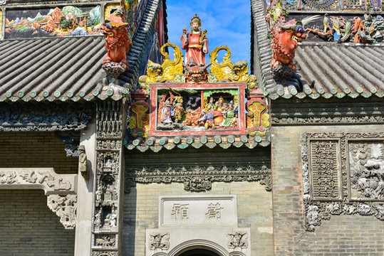 廣州陳家祠屋脊陶塑
