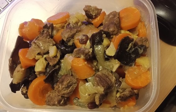 牛肉燉雞翅