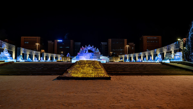 長(zhǎng)春世界雕塑公園冰雪樂(lè)園夜景