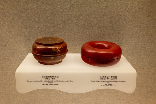 少數(shù)民族木制品