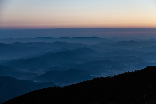 括蒼山日出