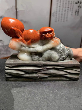 玉雕仙猴獻桃