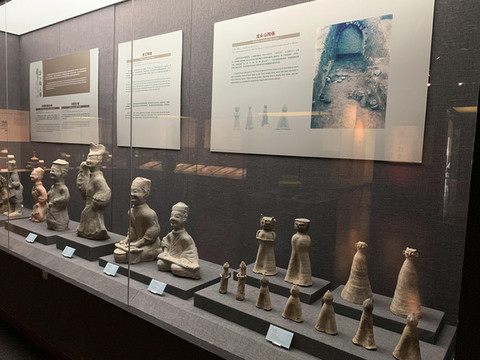 巫山博物館展出的陶俑