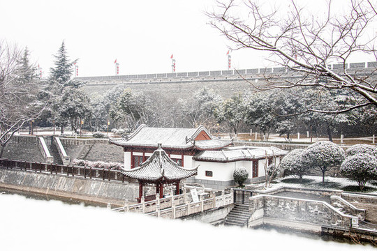 西安古城墻雪景