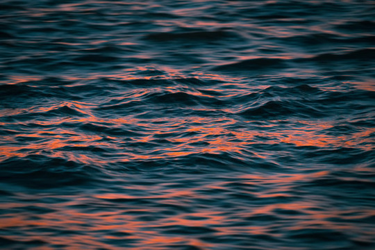 夕陽海浪
