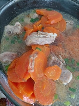 胡蘿卜排骨湯