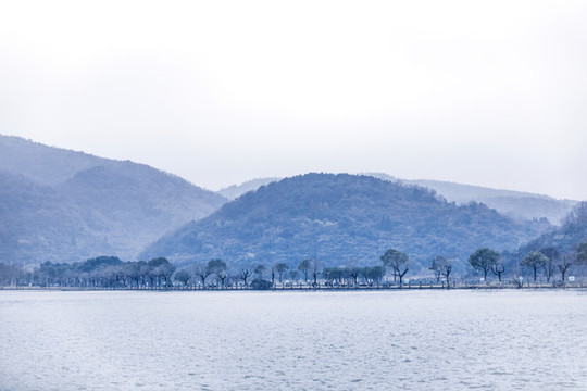 群山疊嶂